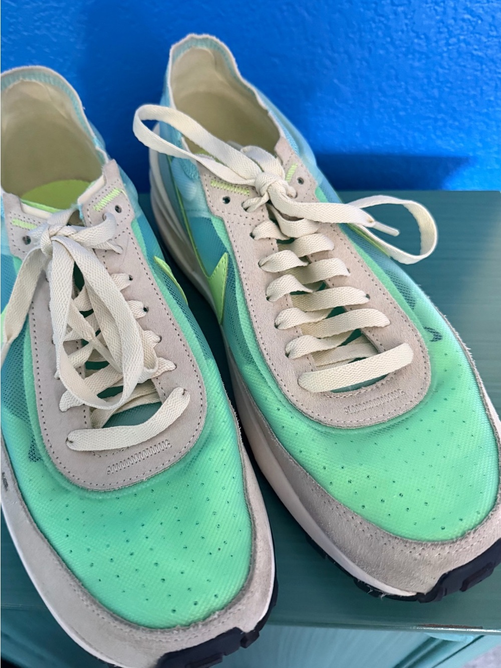Nike- Women’s Mint Green Casual Lace-Up Sneakers